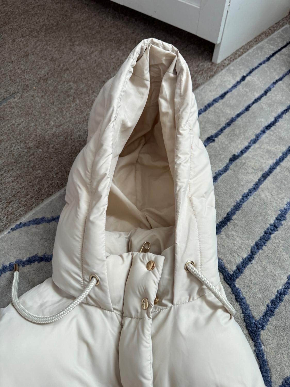 QUILTED GILET WITH HOOD - Image 6