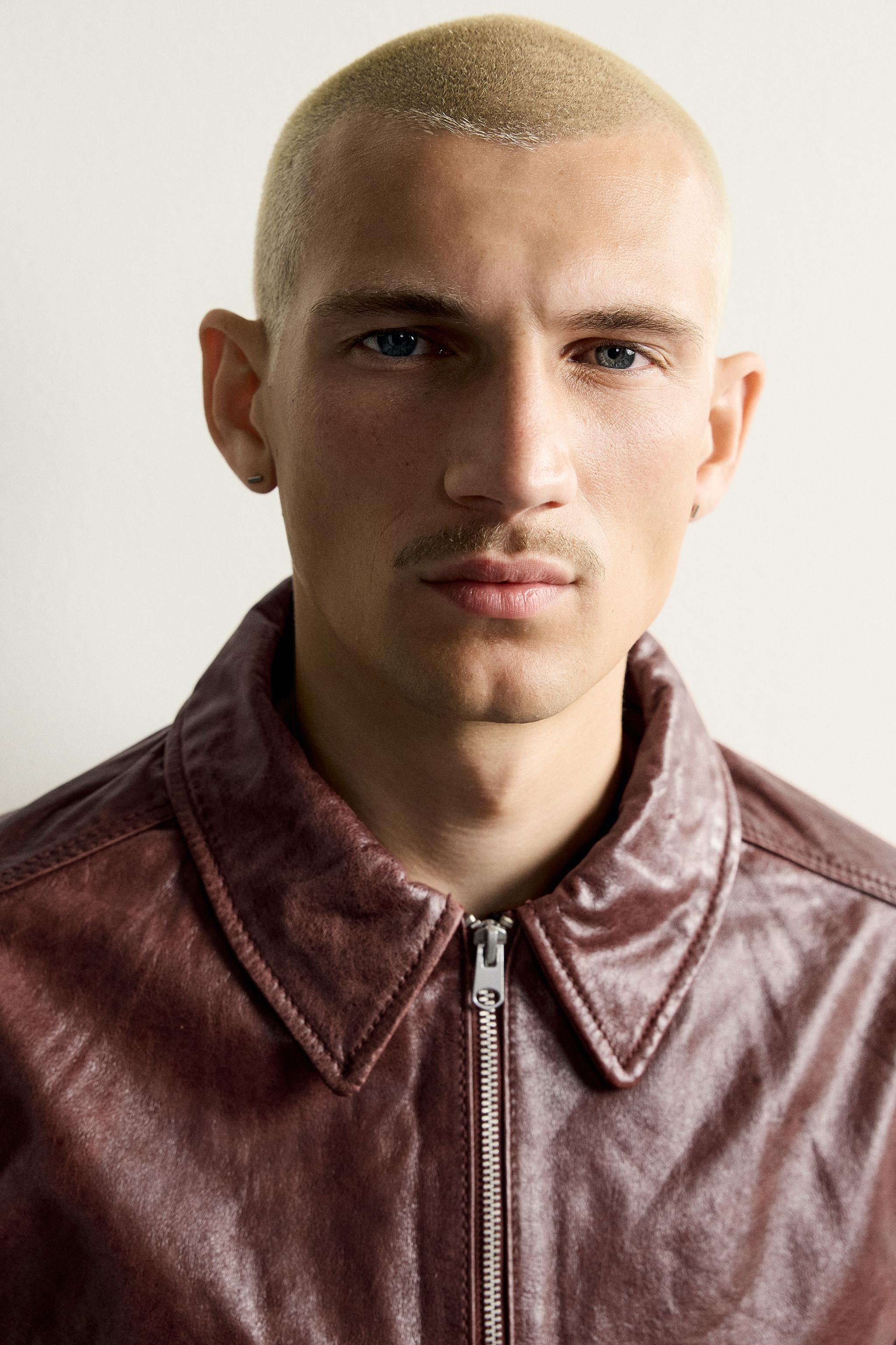 CROPPED-FIT LEATHER JACKET
