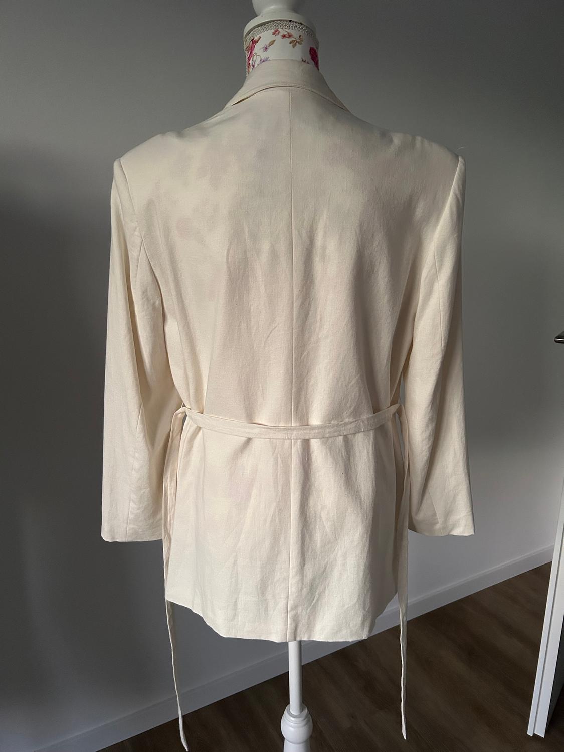 LINEN BLEND BLAZER WITH BELT - Image 2