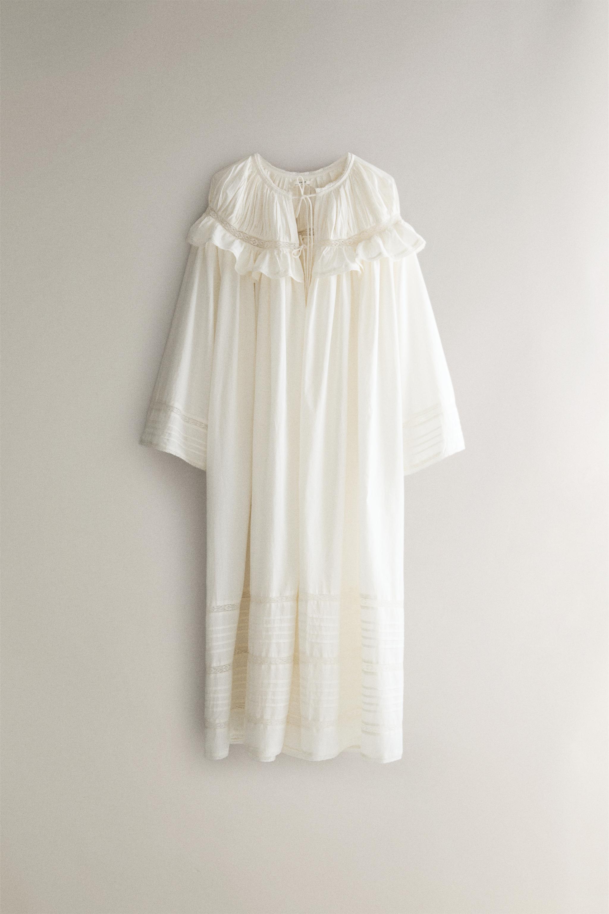 COTTON LACE DRESSING GOWN — Ivory