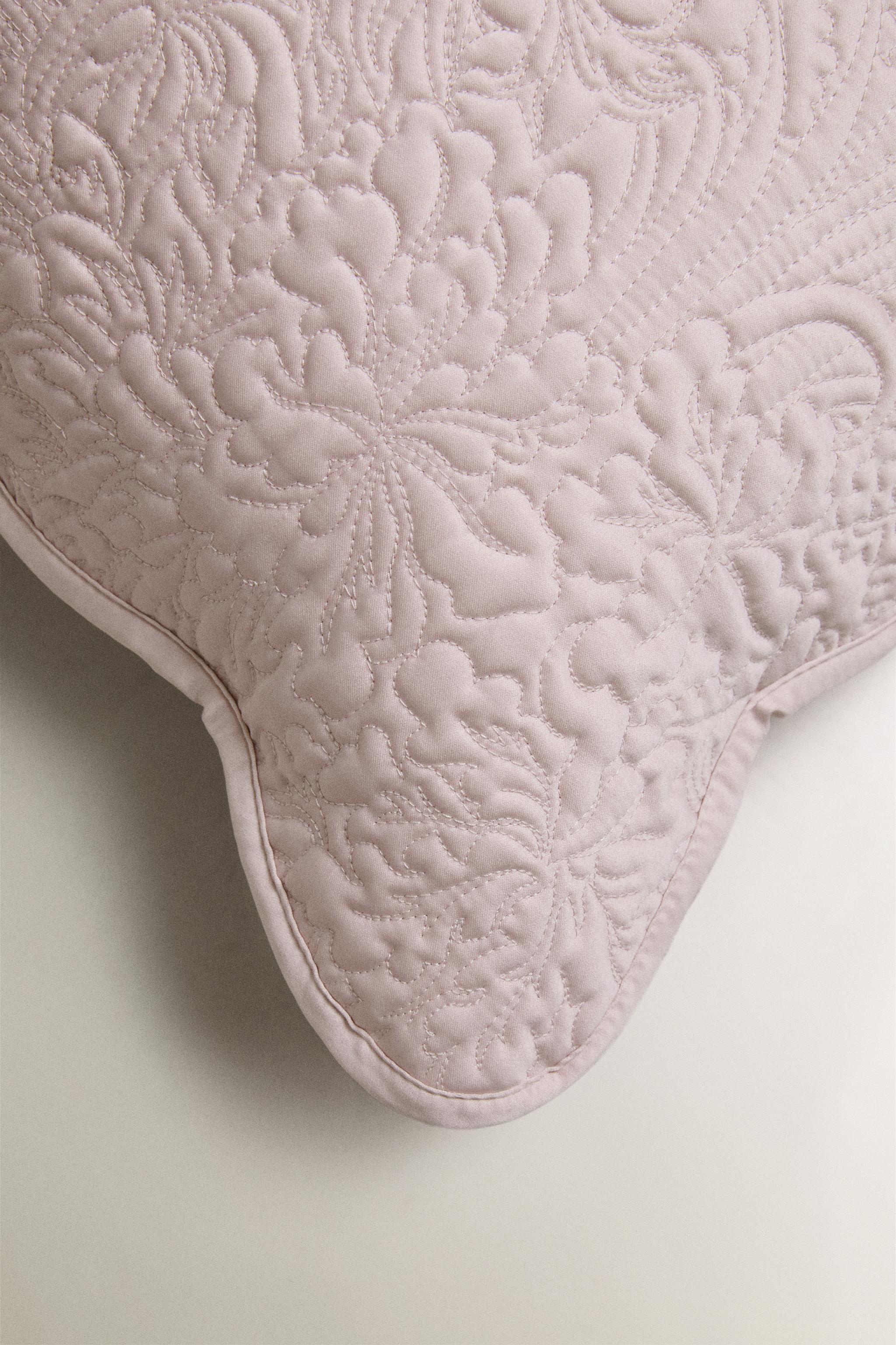 SCALLOPED FLORAL CUSHION COVER — Light pink