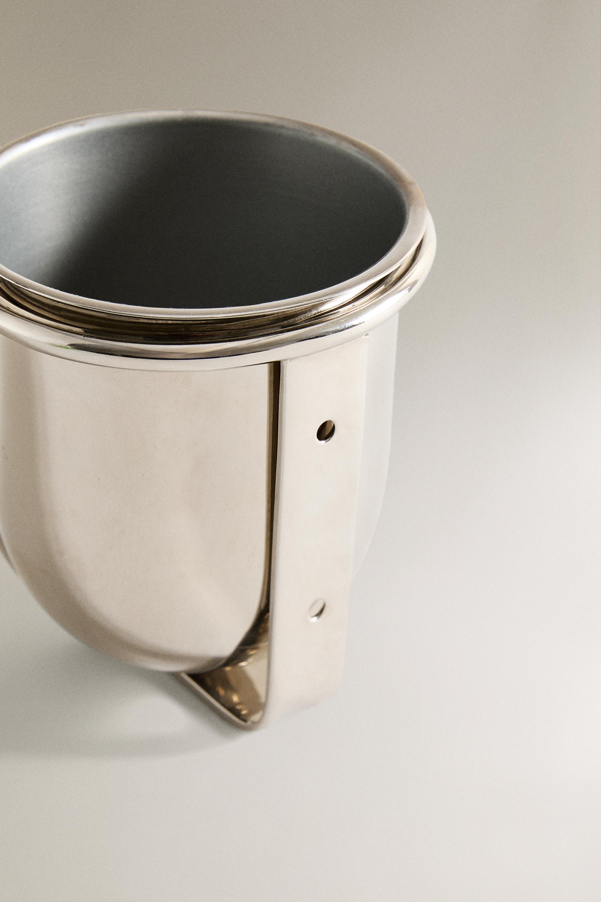 SHINY METAL TOOTHBRUSH HOLDER