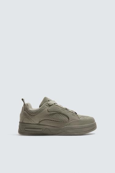 SNEAKER MIT USED-LOOK UND BREITER SOHLE - Maulwurfsgrau von Zara