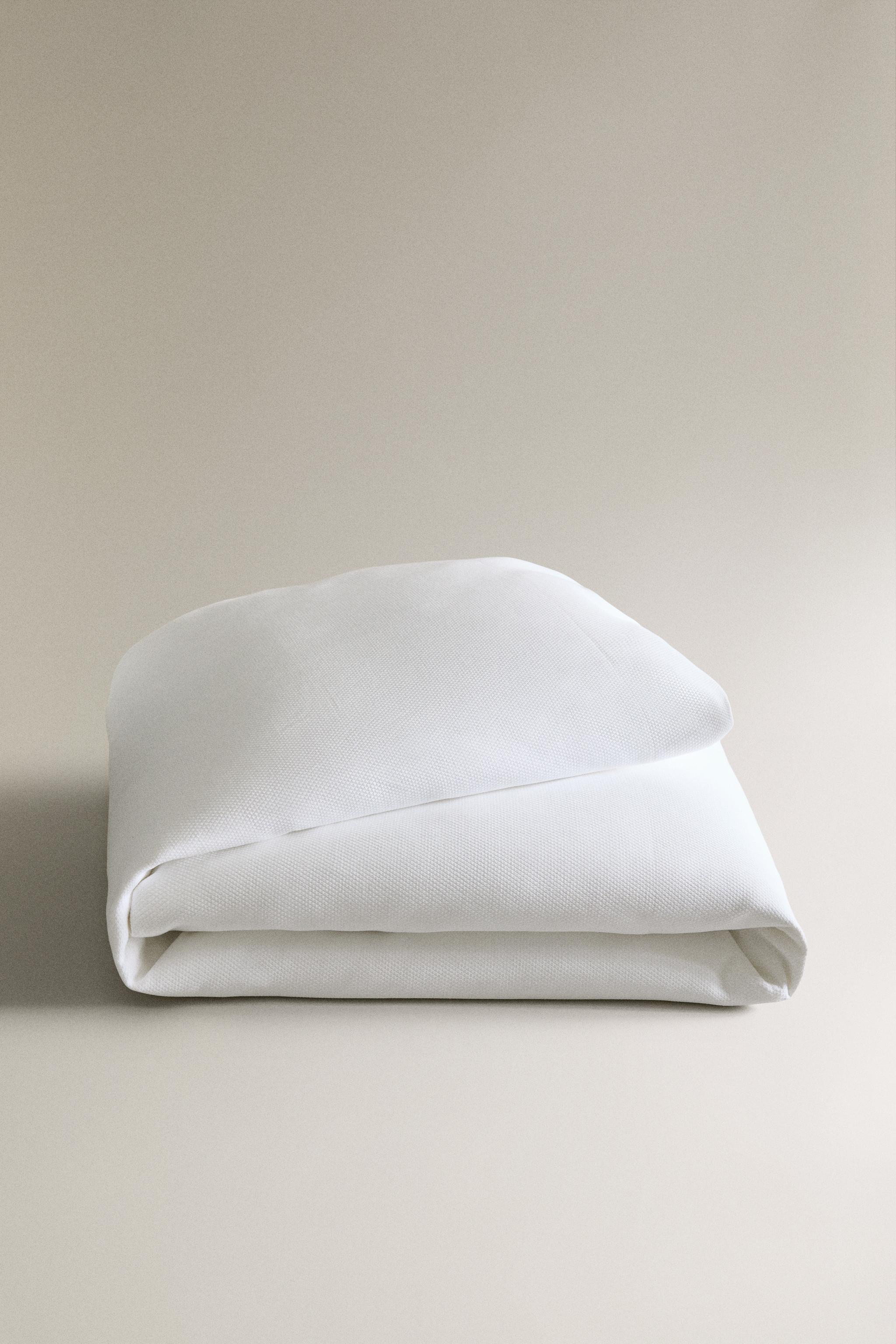ZARA ♡ベッドカバー♡美品　紫 ZARA ♡ベッドカバー♡美品 紫 ZARA HOME18春夏新作ベッド