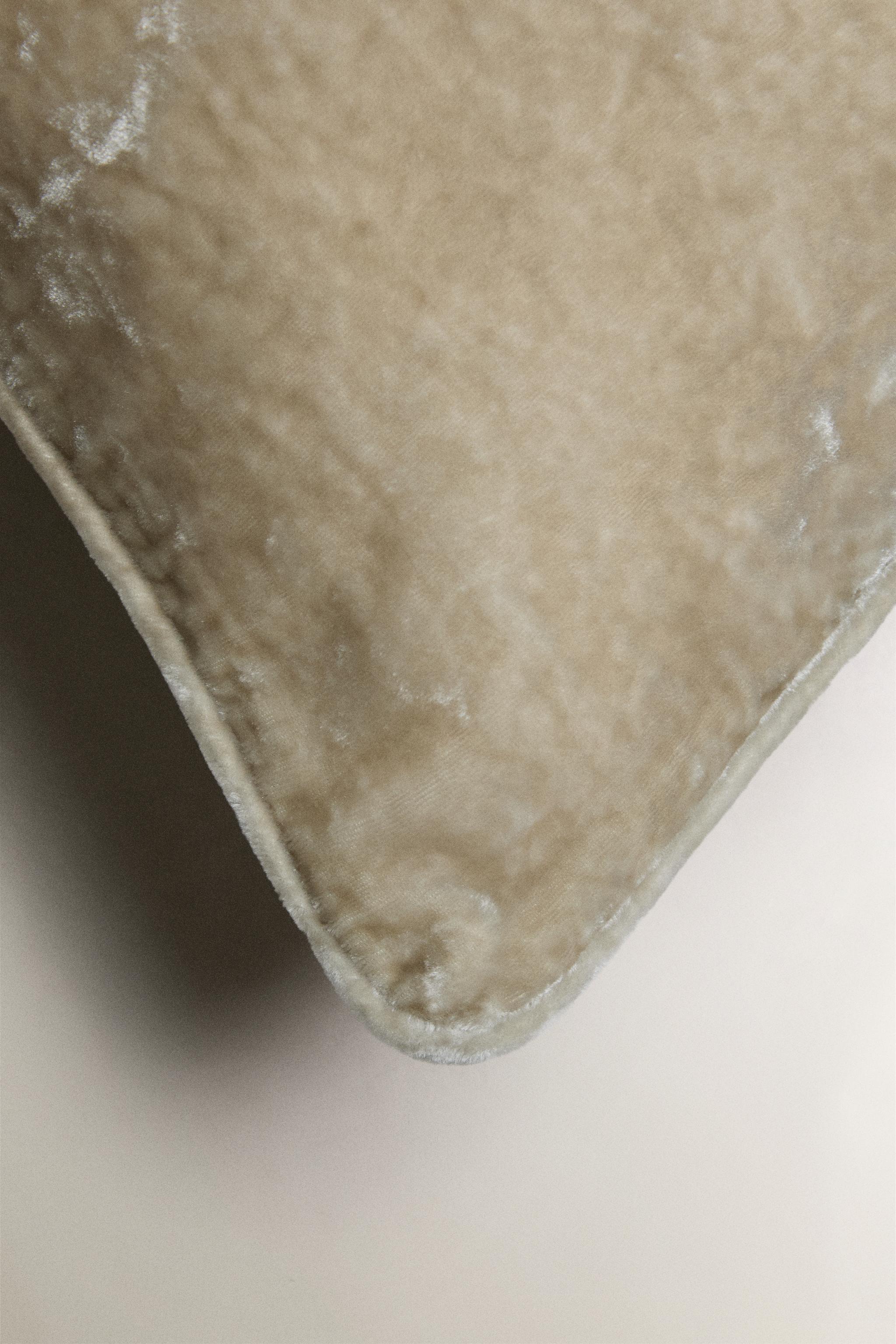 VELVET CUSHION COVER — Beige