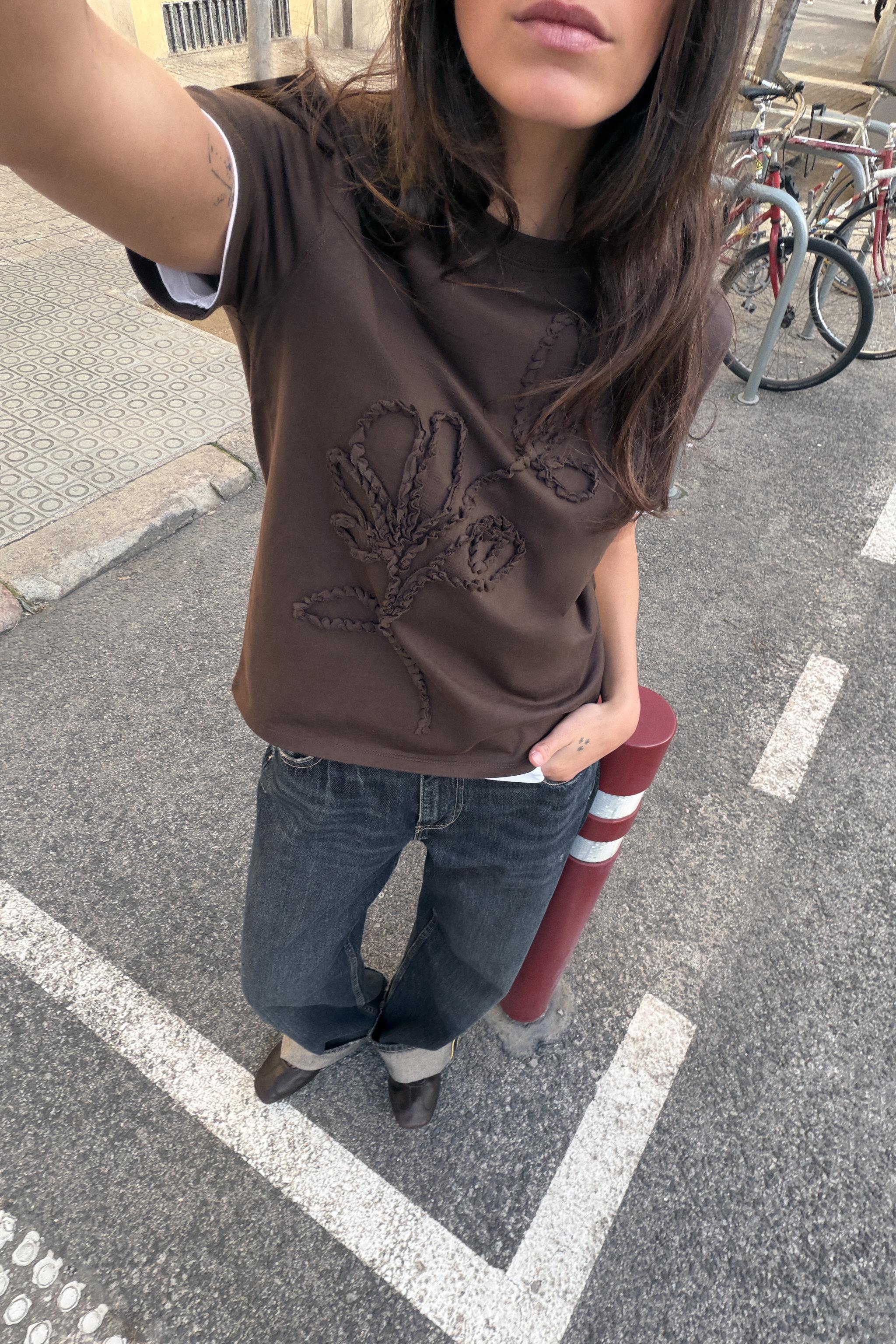 T-SHIRT À LACETS EN RELIEF