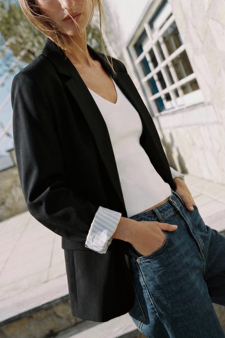 BLAZER CON HOMBRERAS Y PUÑOS ESTAMPADOS 2