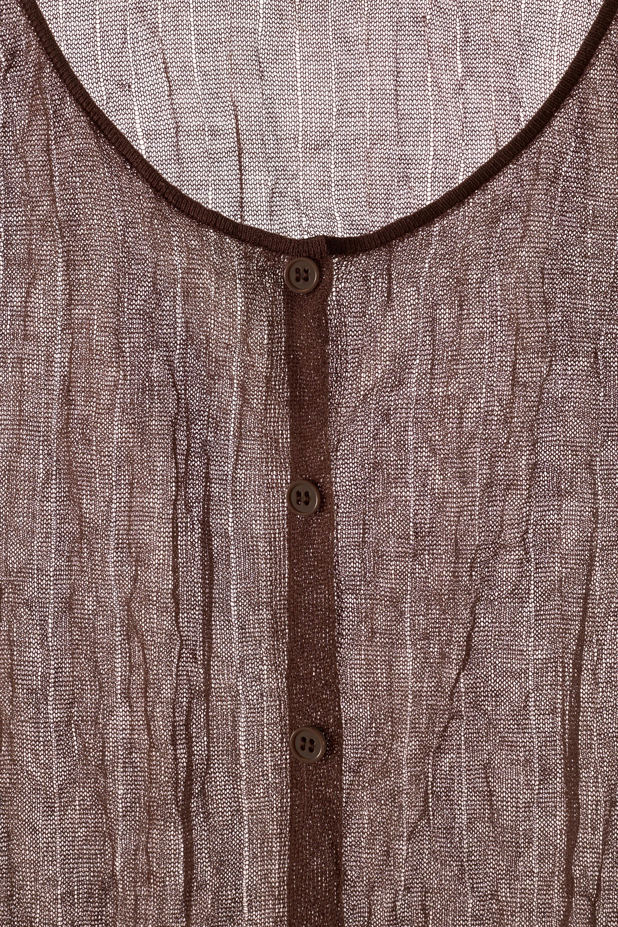 BUTTONED CRINKLE EFFECT TOP