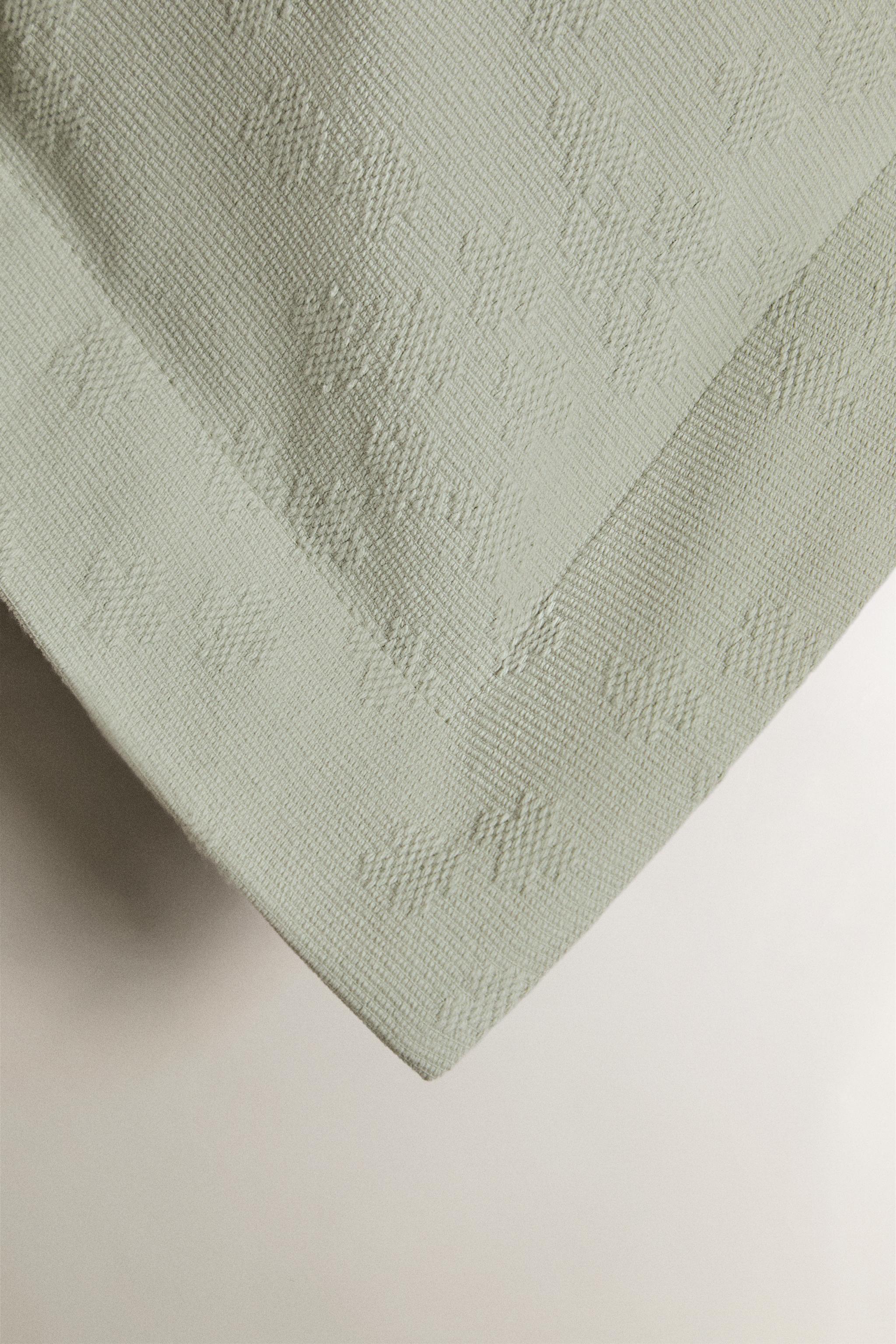CLOVER THROW PILLOW COVER