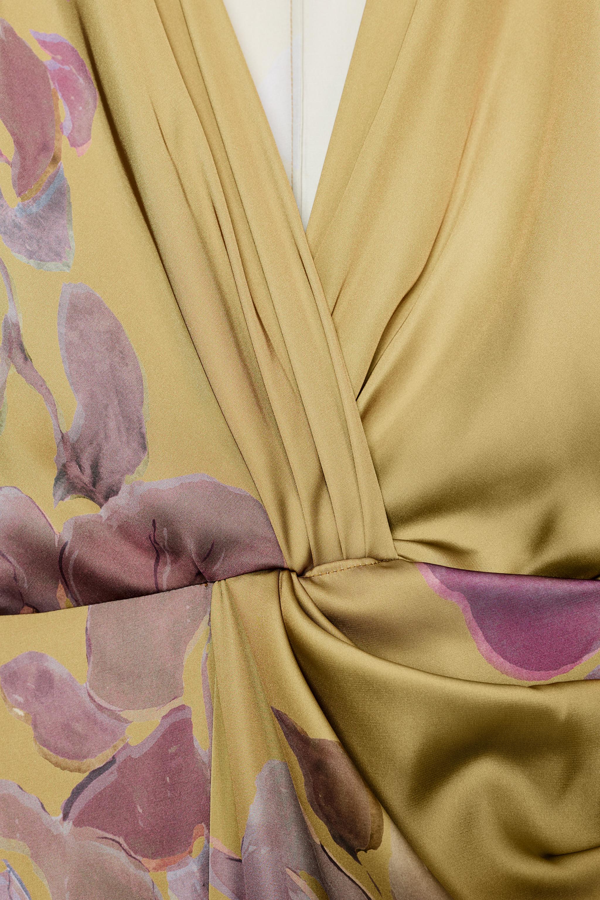 プリント柄サテンミディ丈ワンピース - ブラウン/グリーン