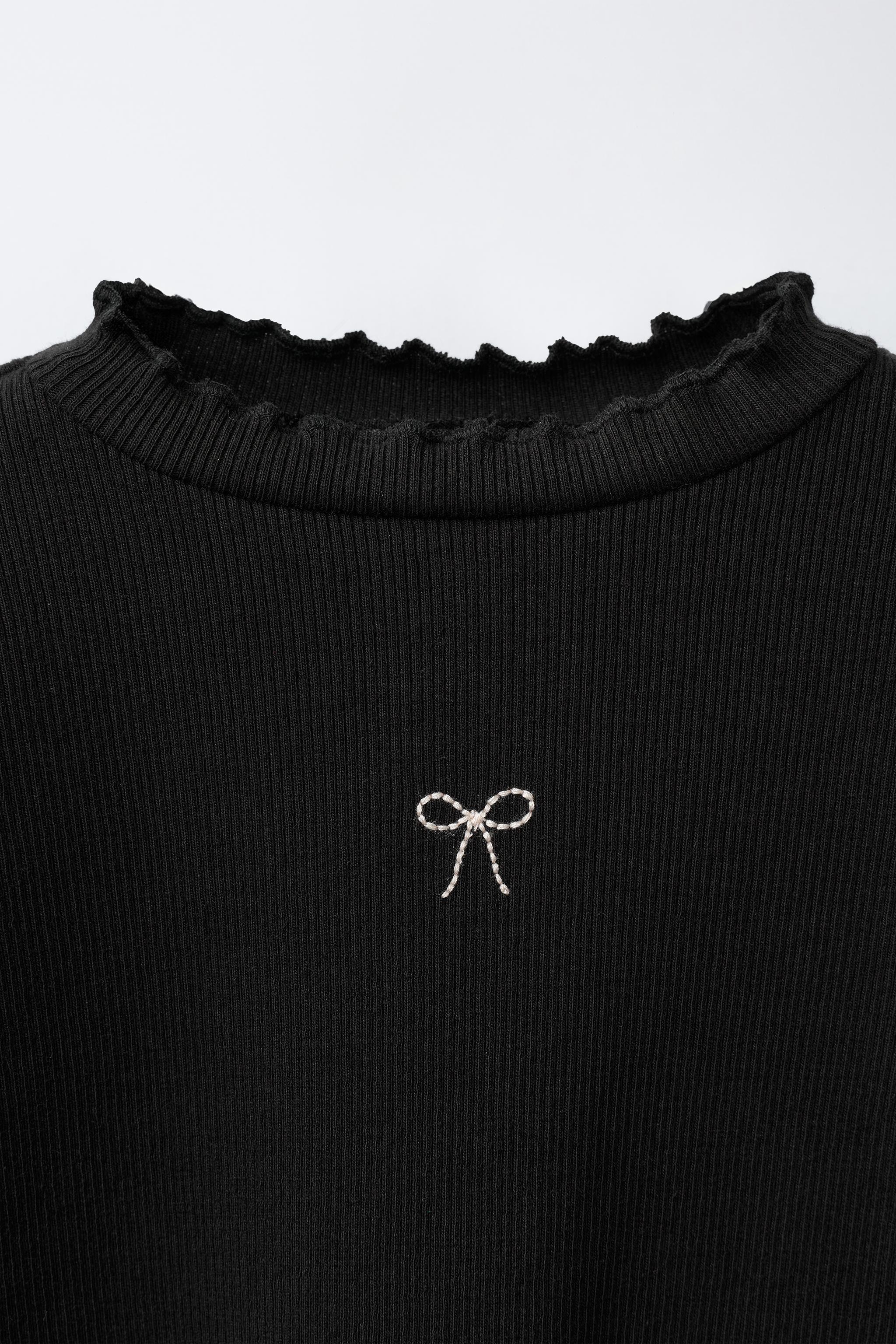 EMBROIDERED RIBBED T-SHIRT