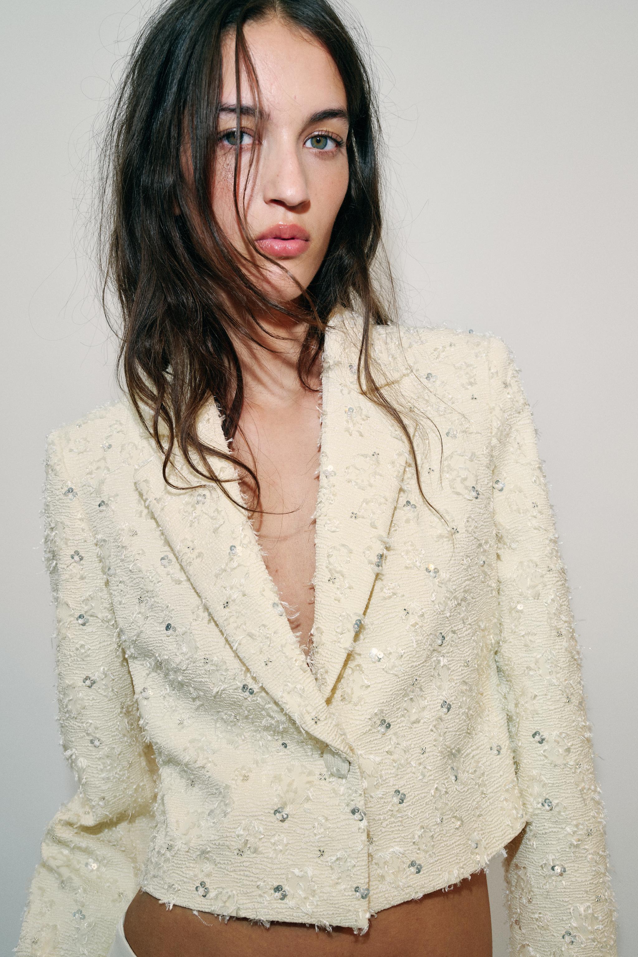 VESTE COURTE EFFRANGÉE À FANTAISIE