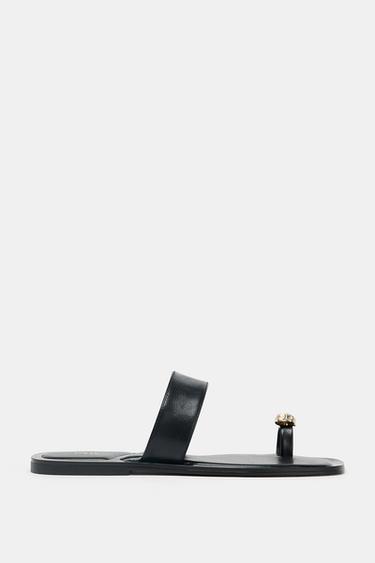 SANDALES ENTREDOIGT FANTAISIE MÉTALLIQUE - Noir de Zara