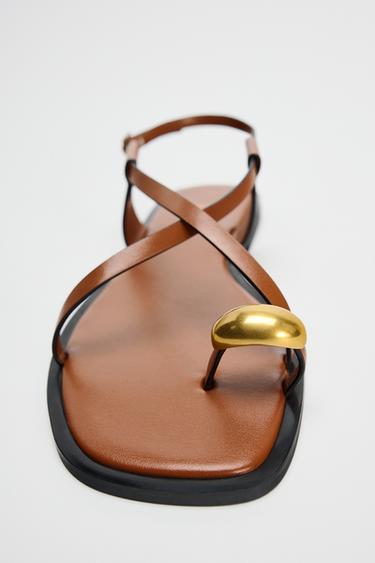 FLAT SANDALS WITH METAL DETAIL - Brown by Zara