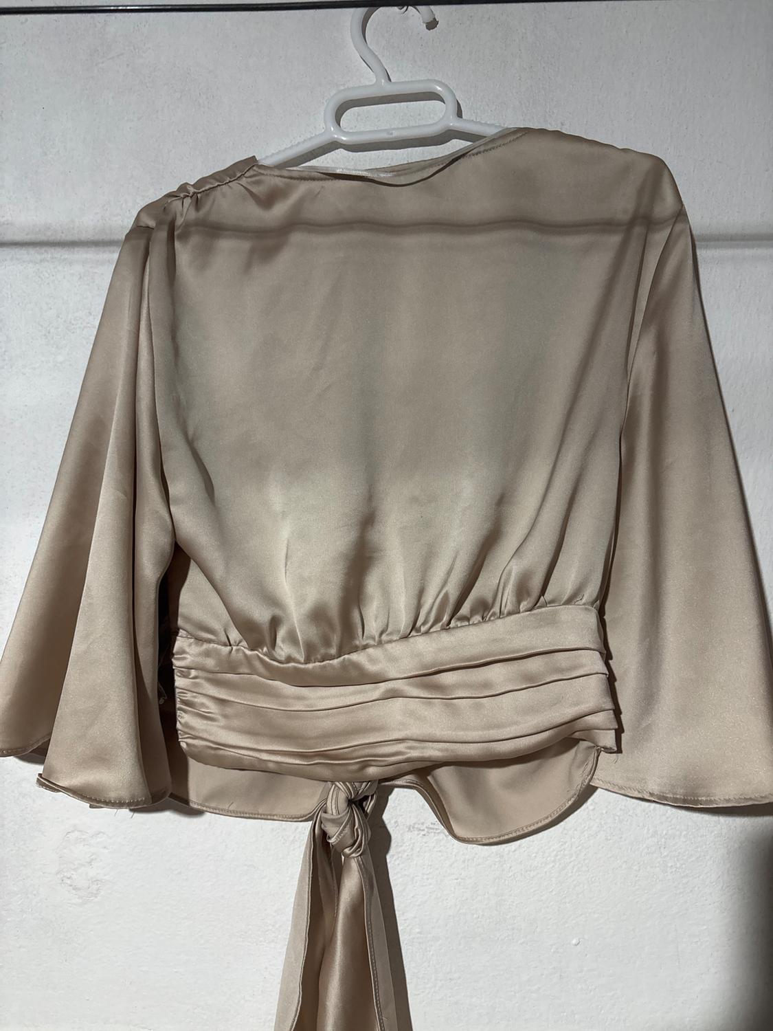 SATIN TOP WITH TIE DETAIL - Image 2