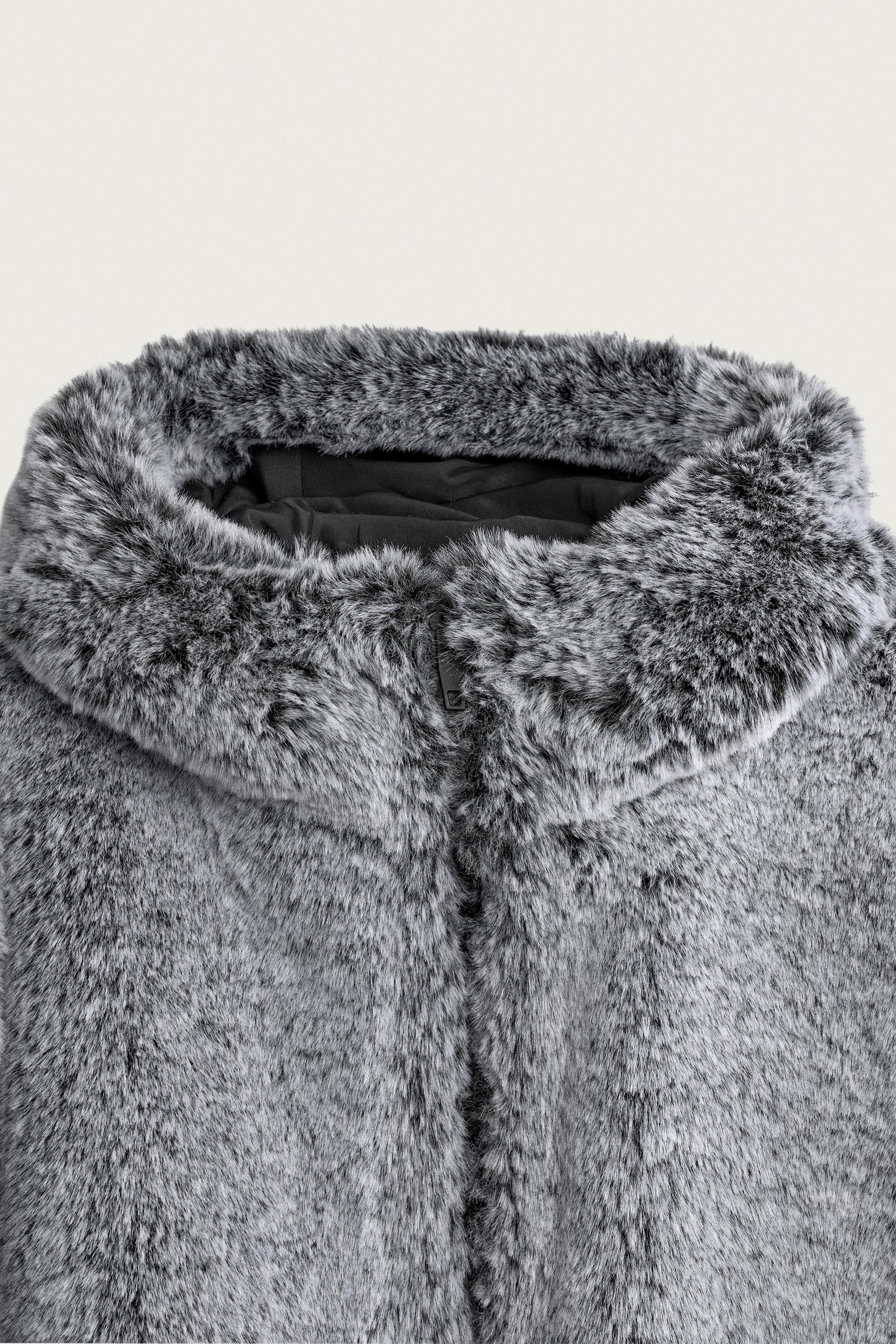 BLOUSON CROPPED FIT EFFET FOURRURE CAPUCHE