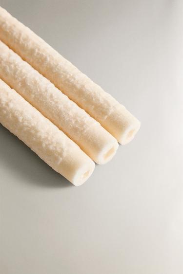 PACK OF DECORATIVE SNOW CHRISTMAS CANDLES (PACK OF 3) - White by Zara - Image 2