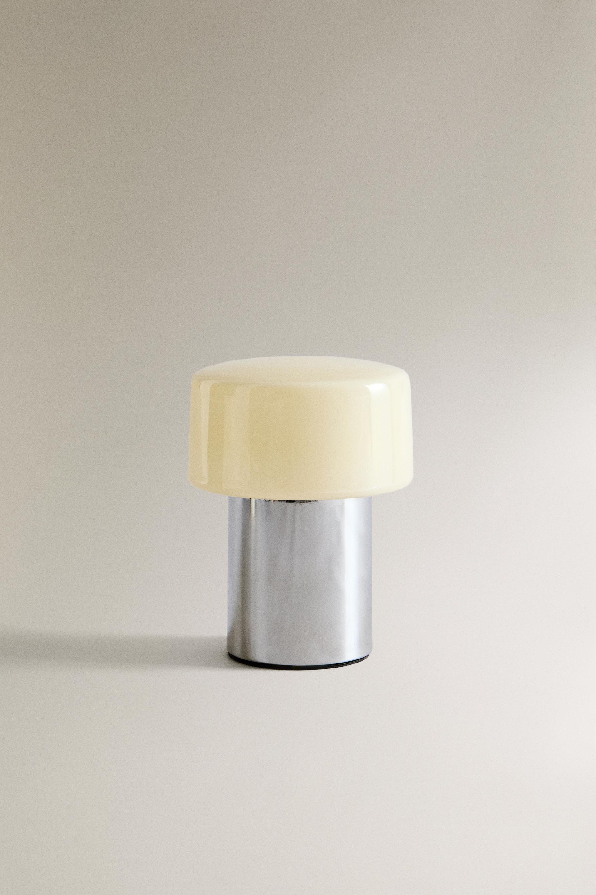 Elegant Glass and Metal Table Lamp - Stylish Decor