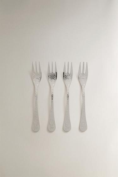 ENGRAVED STEEL DESSERT FORK PACK (PACK OF 4) - صلب الخاص بـ Zara