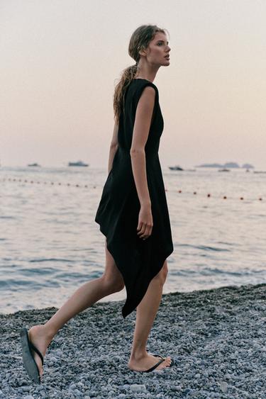 ROBE COURTE ASYMÉTRIQUE À ÉPAULETTES - Noir de Zara
