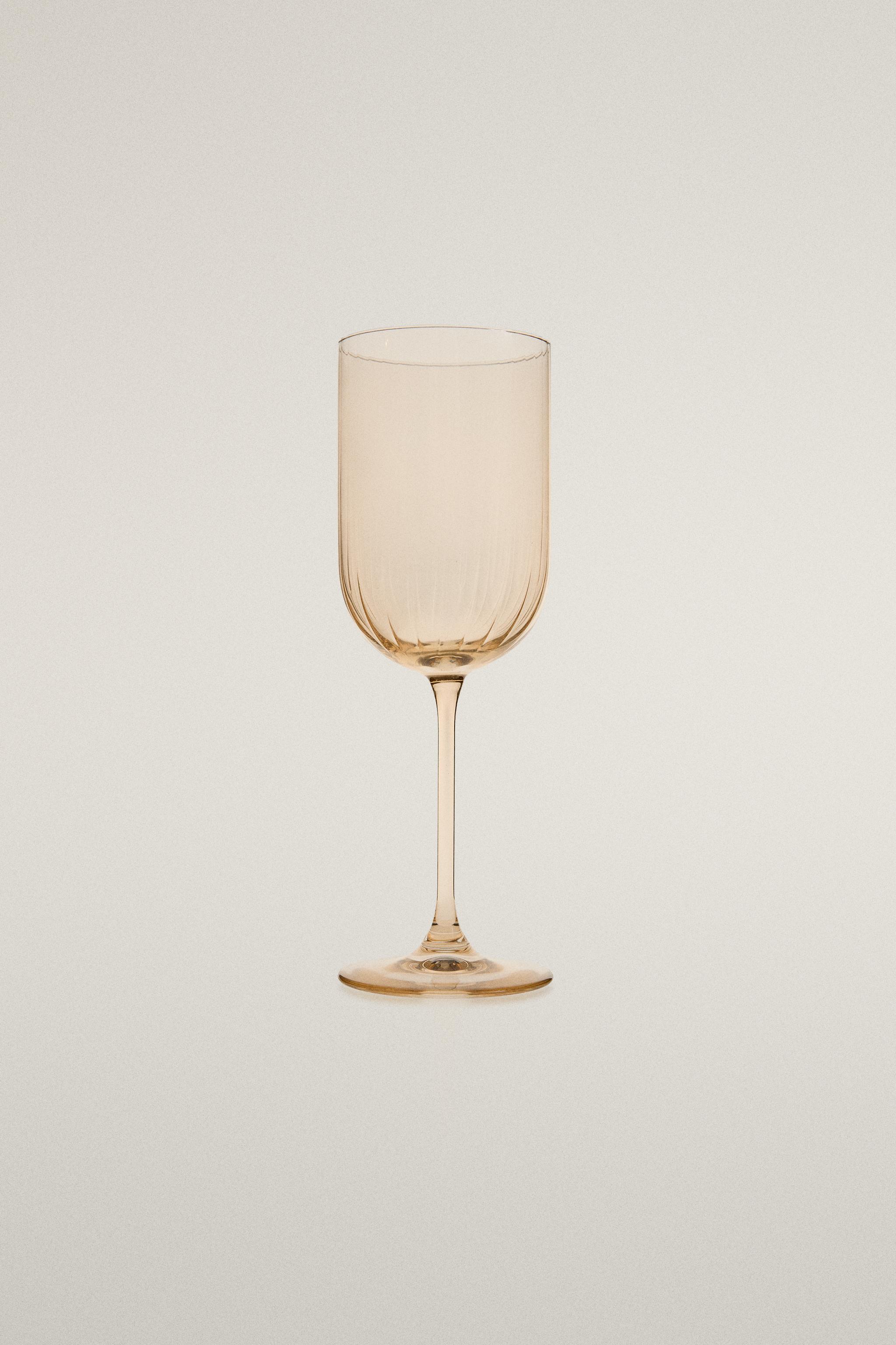VERRE À VIN EN LIGNES RELIEF