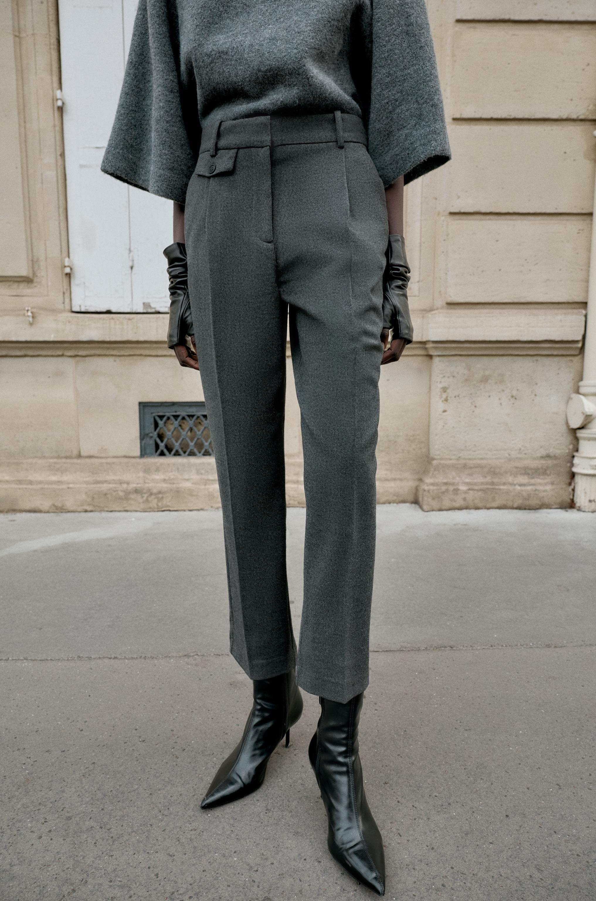 STRIPED PLEATED STRAIGHT LEG PANTS