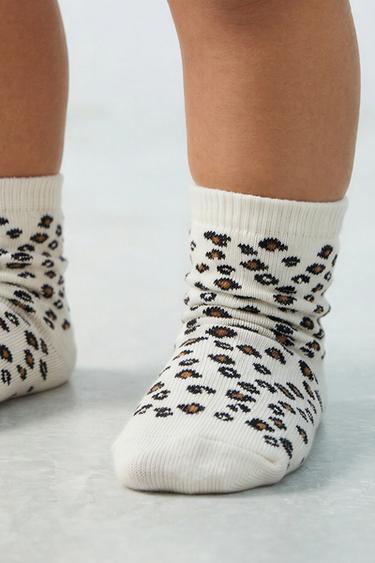 Zara TWO-PACK OF ANIMAL PRINT SOCKS - only one