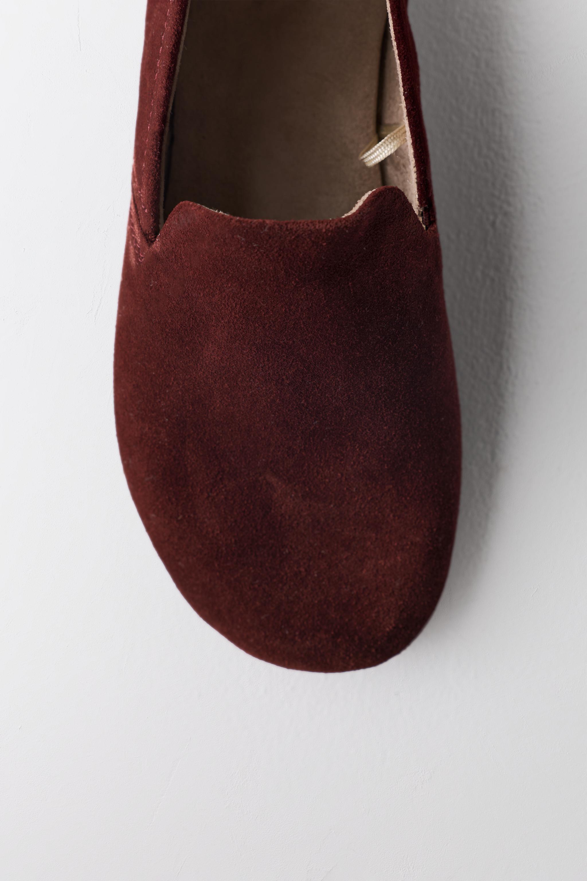 LIMITED EDITION LEATHER SLIPPERS
