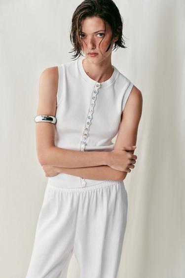 BUTTONED TOP — White 2