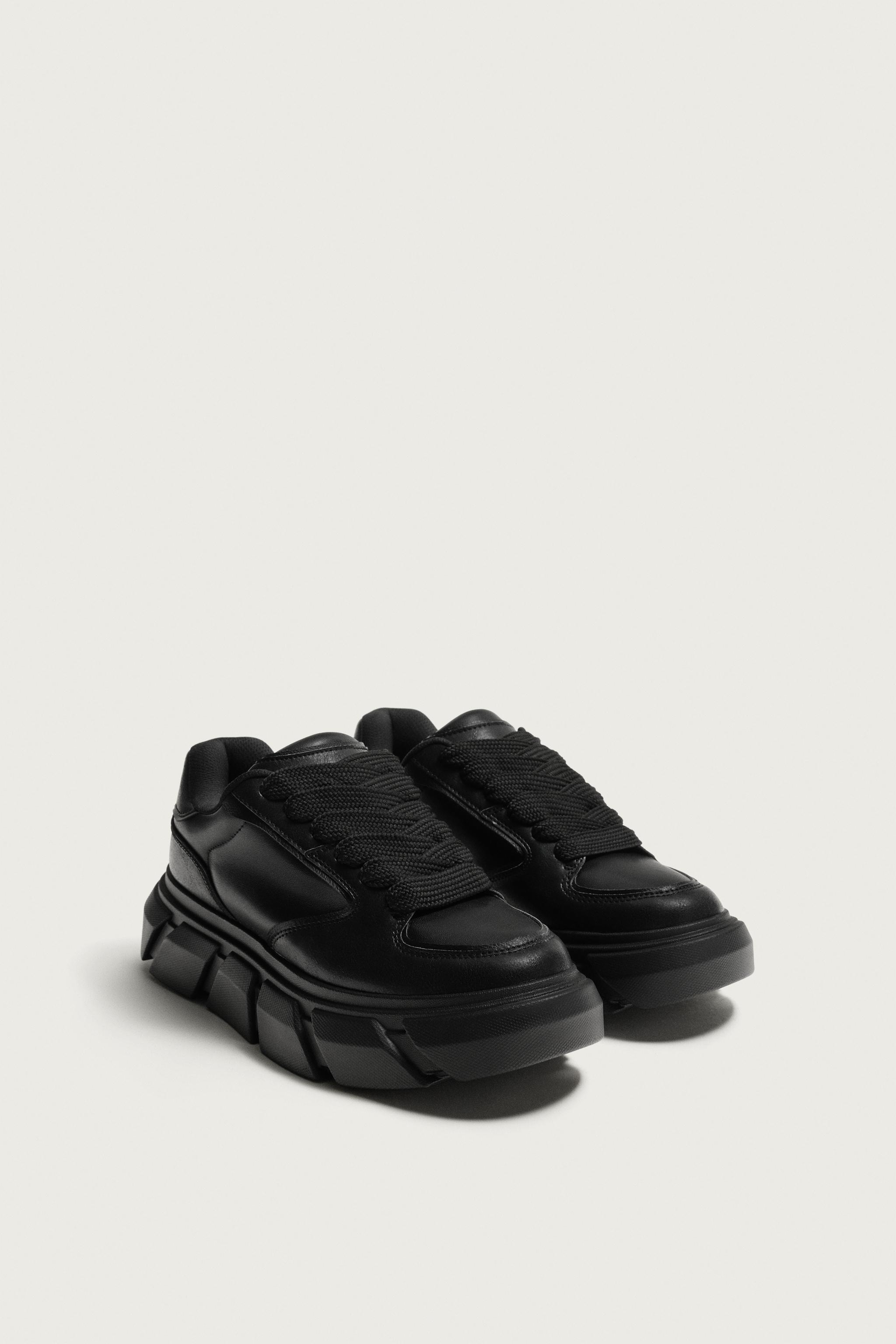 CHUNKY SOLE SNEAKERS — Black
