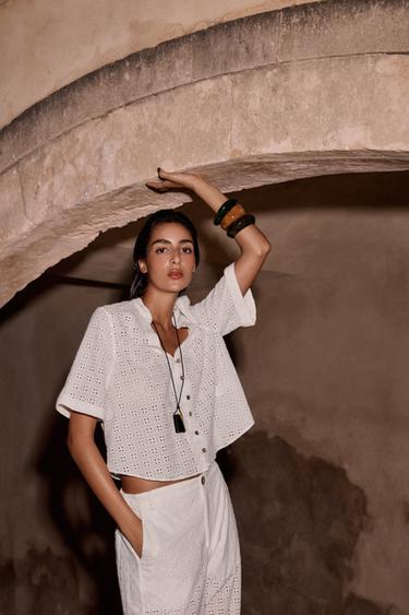 CAMISA CORTA BORDADOS PERFORADOS - Blanco de Zara