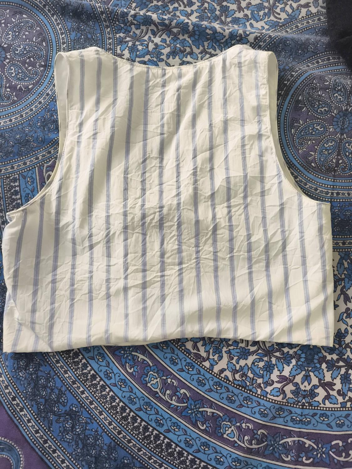 CREASED-EFFECT STRIPED WAISTCOAT TOP - Image 4