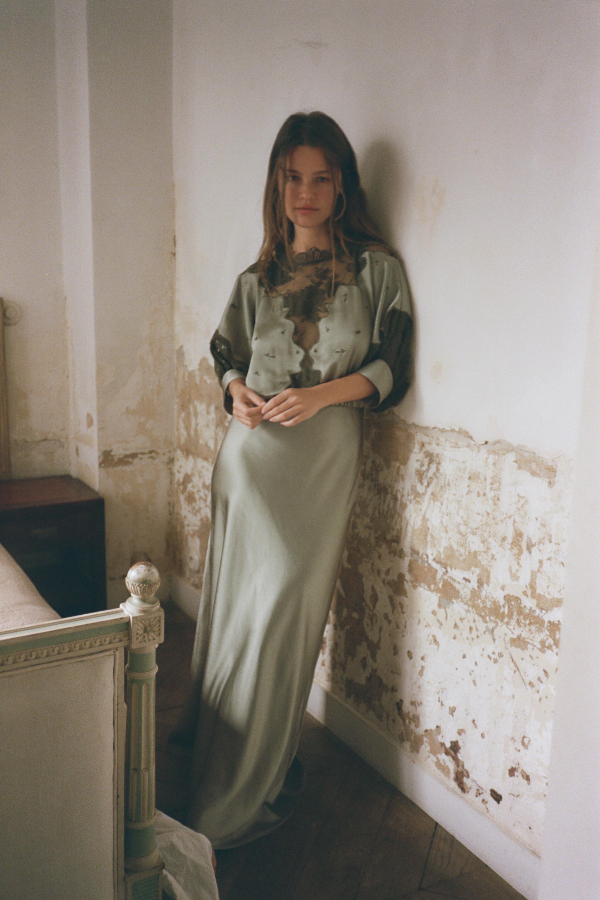 Lace Dress Trafaluc Zara Robe SATIN LACE DRESS Gray Green ZARA United States Lace Dress Trafaluc Zara Robe SATIN LACE DRESS Gray Green ZARA United States