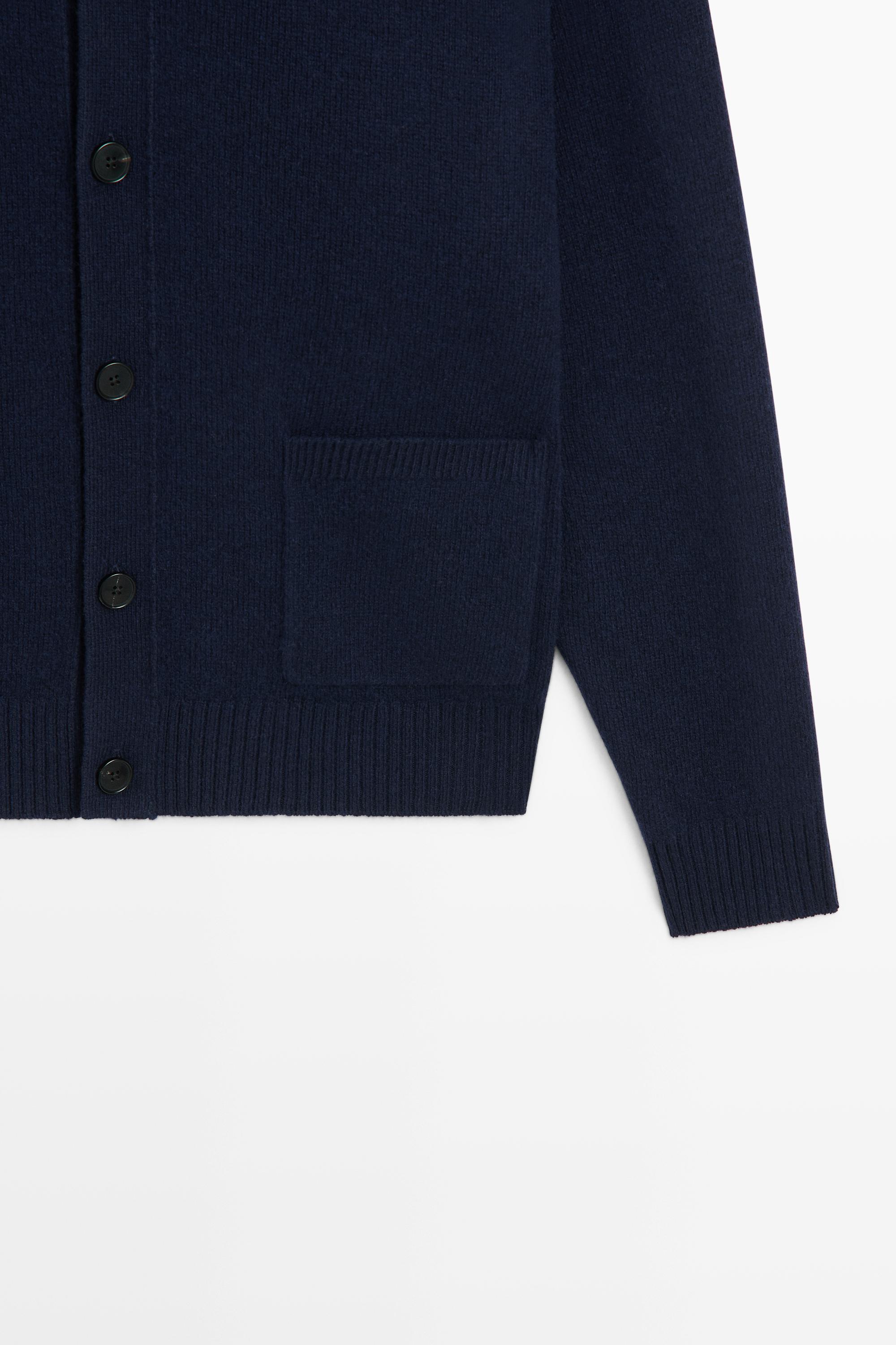 100% wool knit cardigan with pockets