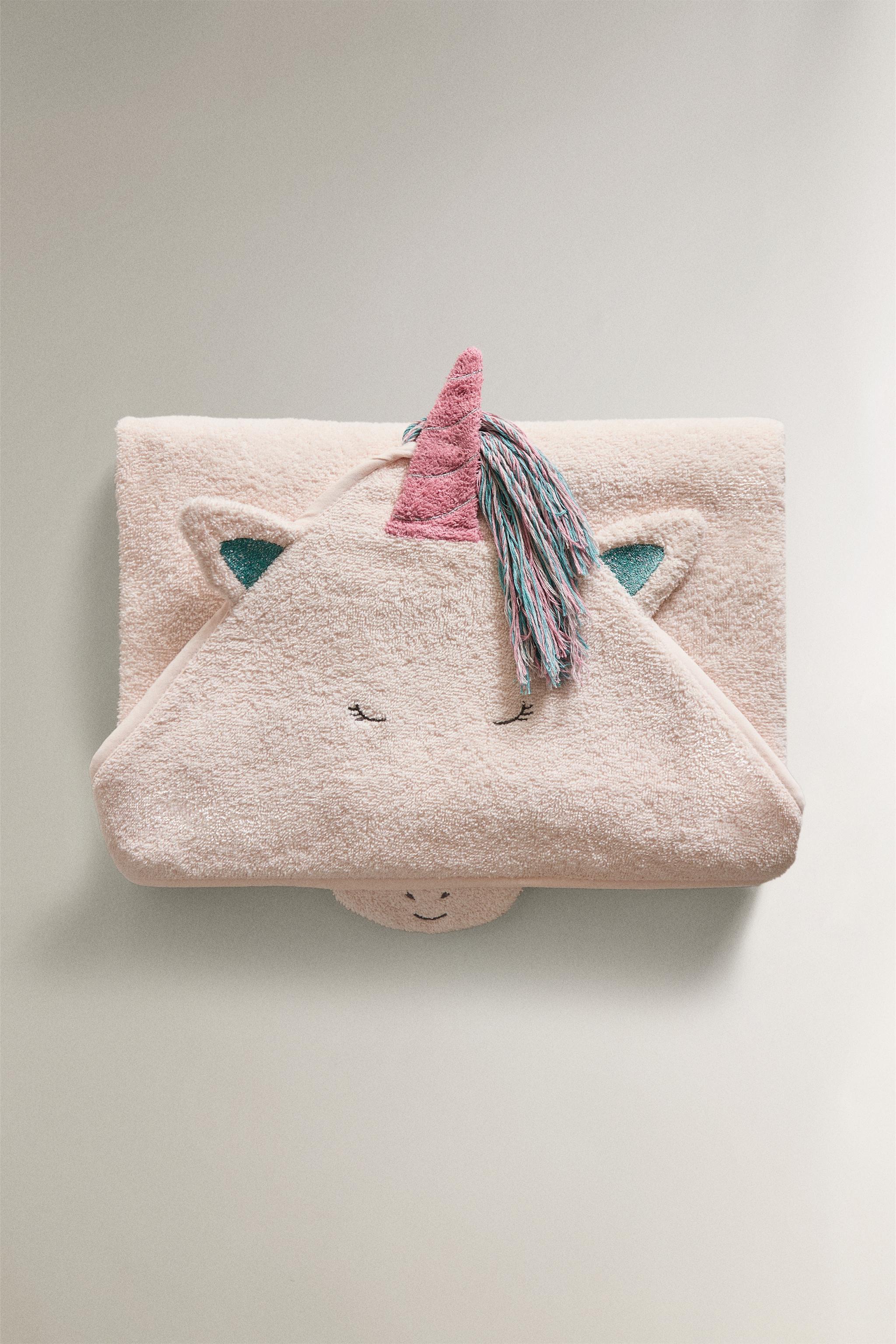 HOODED UNICORN BATH TOWEL — Pink (alternate view)