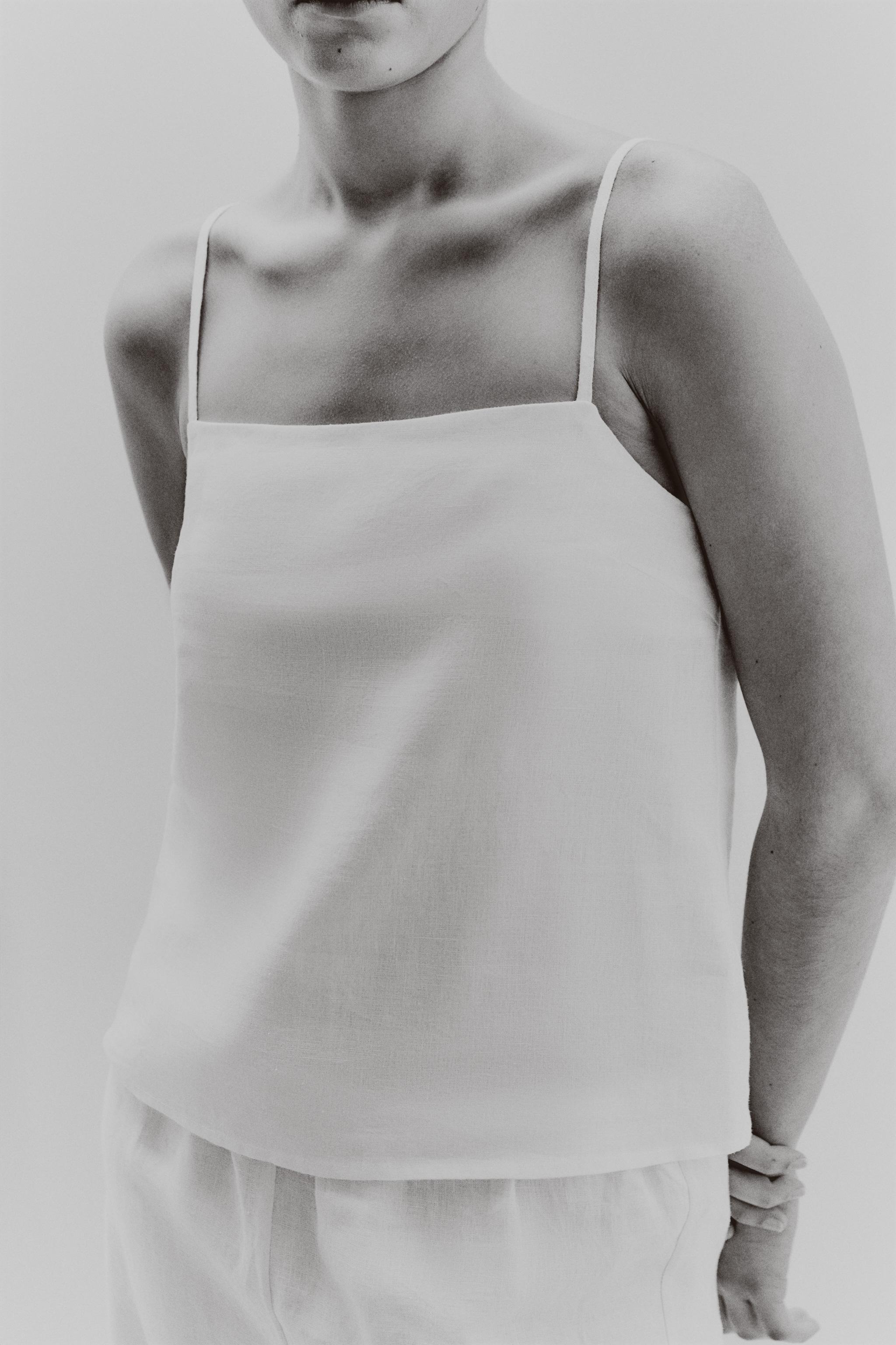 LINEN TOP