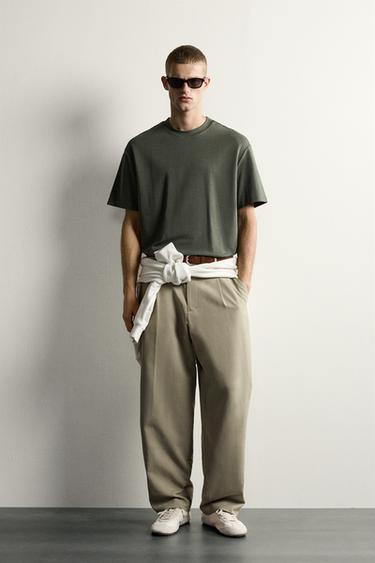 تيشرت RELAXED FIT إنترلوك /04 - كاكي داكن الخاص بـ Zara