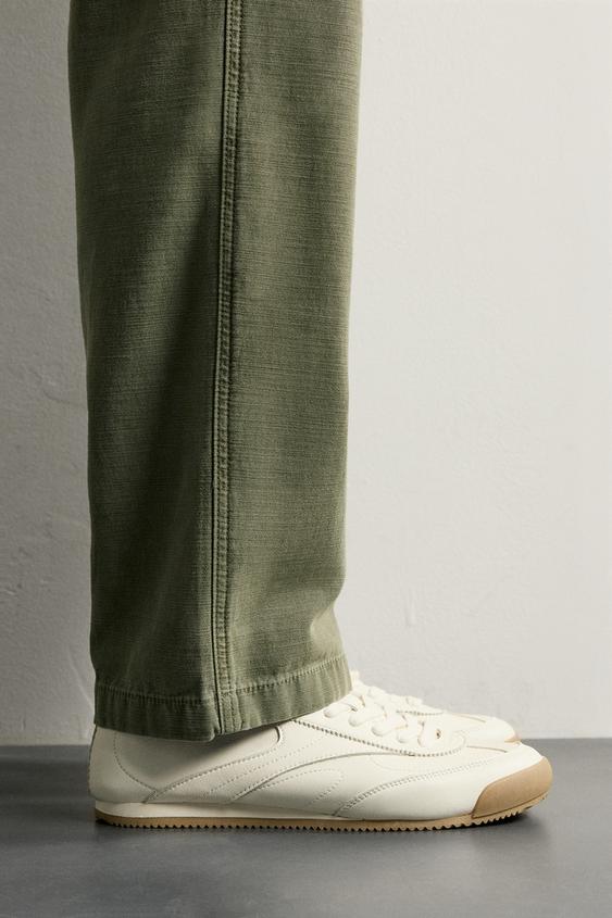 ZAPATILLA ESTILO RETRO - Blanco de Zara - Imagen 0