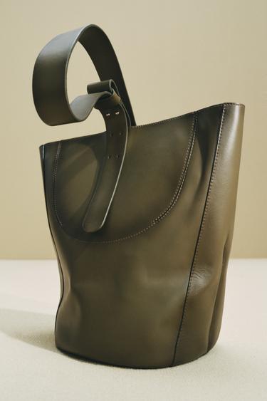 БОЛЬШАЯ КОЖАНАЯ СУМКА-МЕШОК — Зеленый от Zara — изображение 0