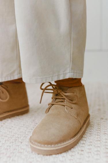 BOTA PIEL FORRADA - Marrón de Zara