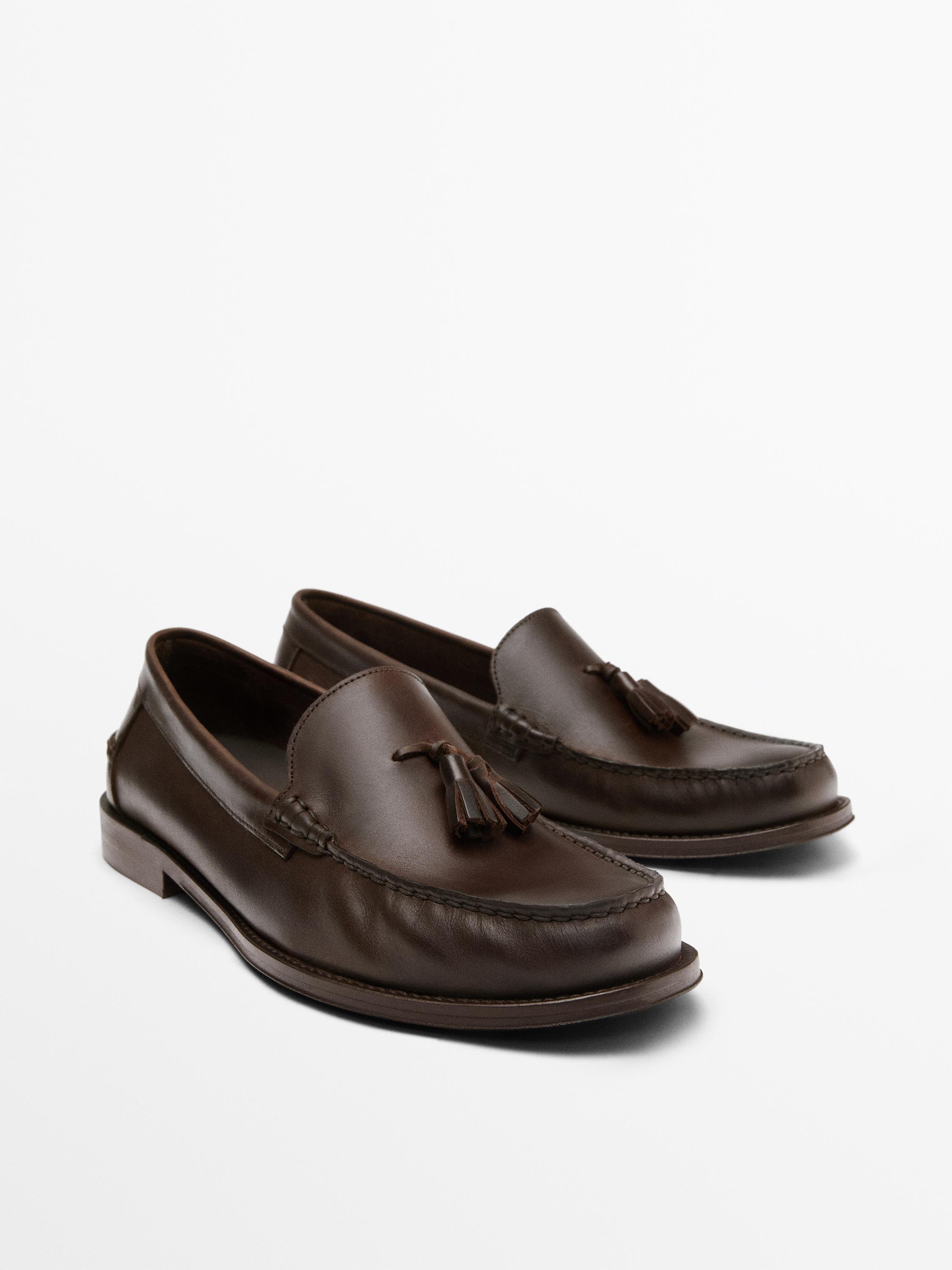 Soft oiled leather loafers with tassels