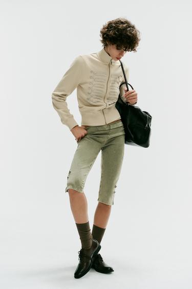 سروال كابري بأزرار تبان - أخضر وسط الخاص بـ Zara - صورة 0