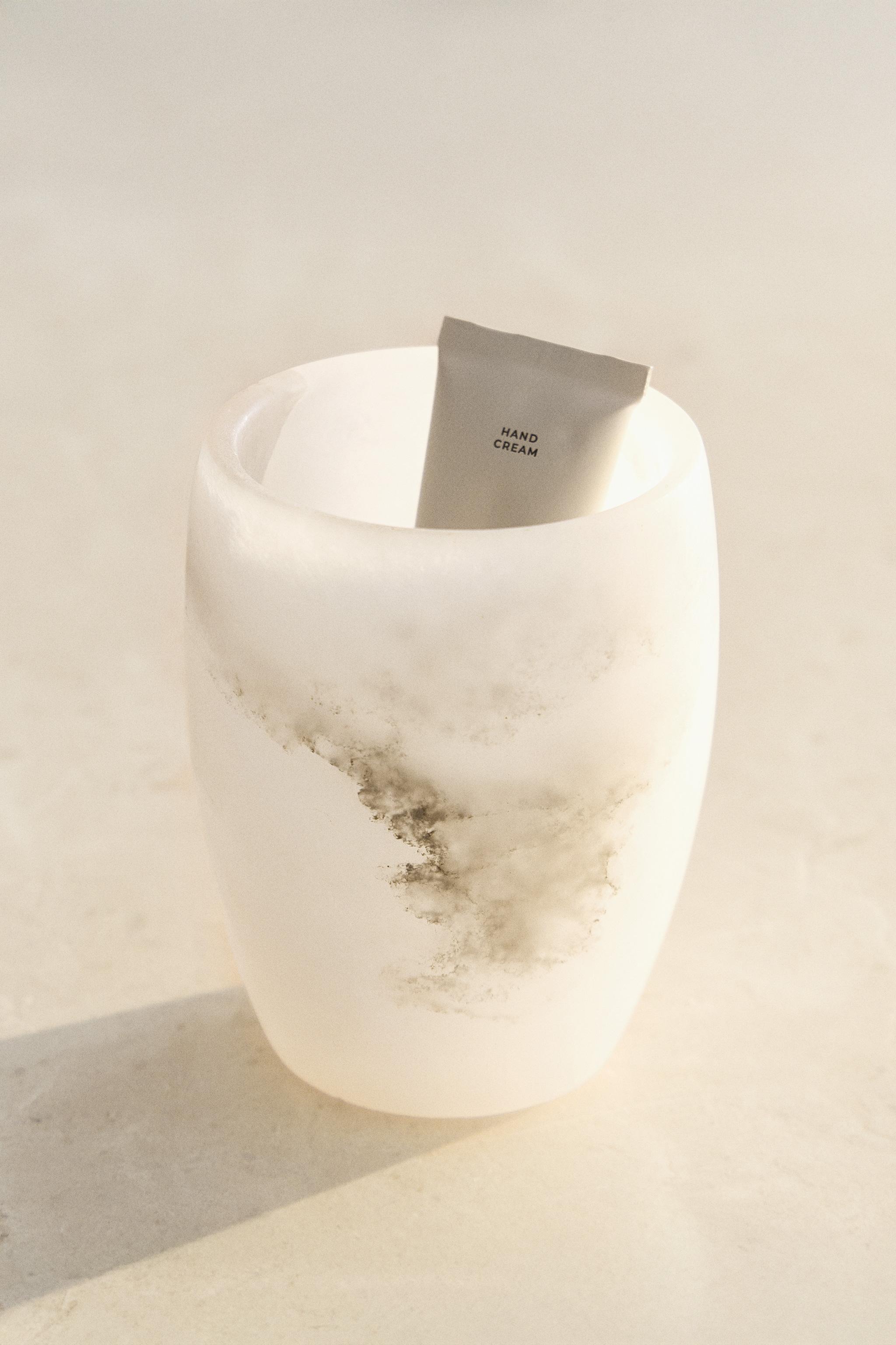 ALABASTER TOOTHBRUSH TUMBLER