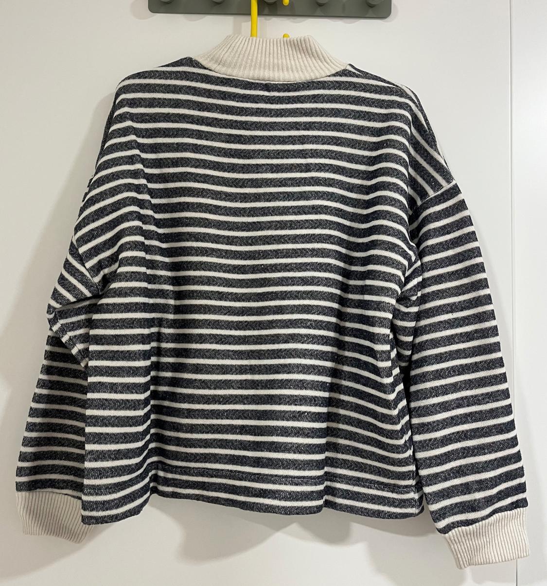 HIGH NECK SWEATSHIRT - Image 2