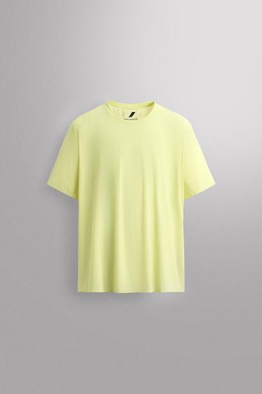 T-SHIRT TÉCNICA LEVE - Lima da Zara