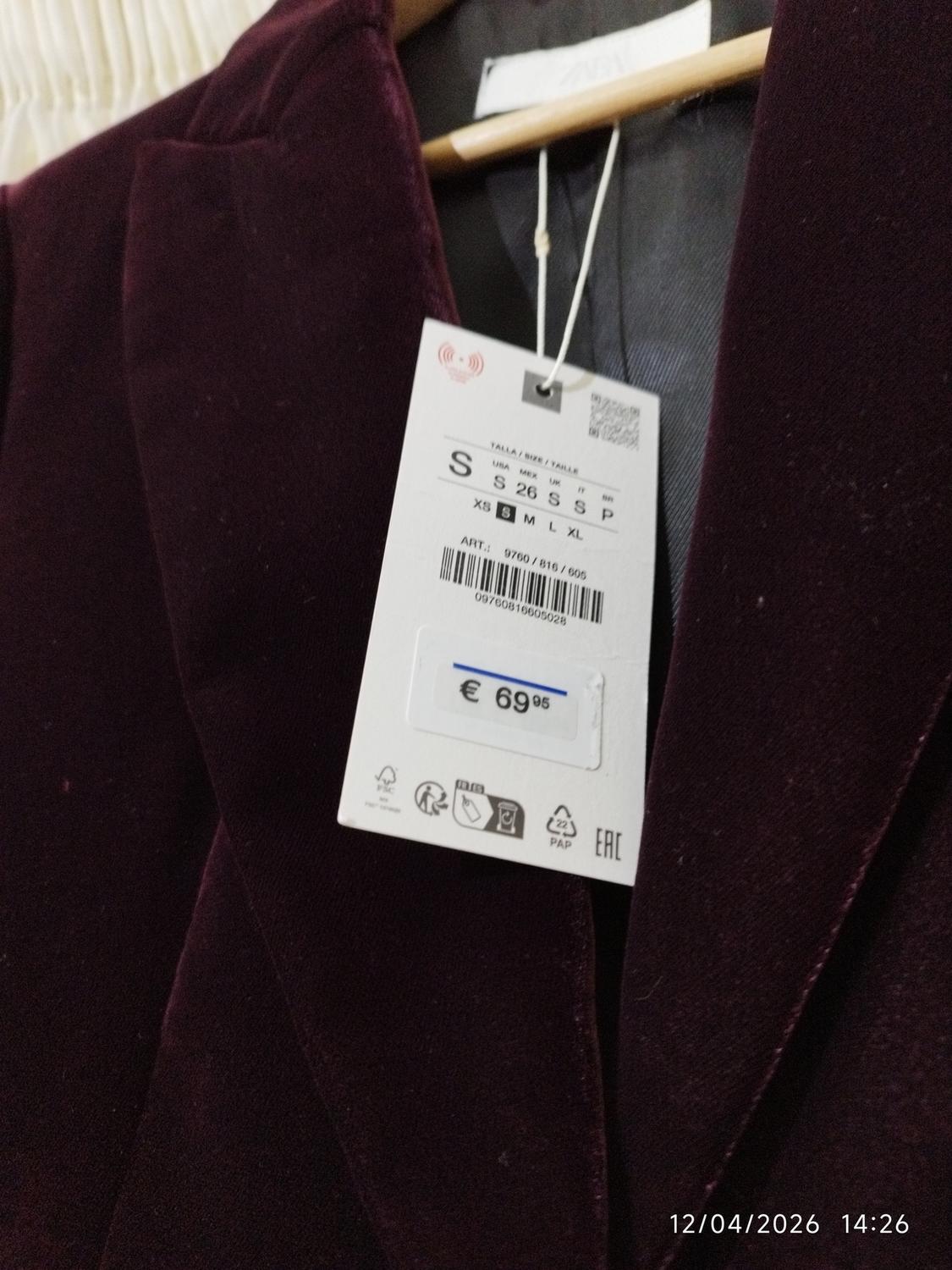 VELVET BLAZER WITH FAUX FUR CUFFS - Image 2
