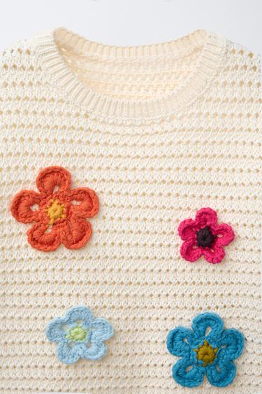 PULL EN MAILLE À FLEURS - Écru de Zara - Image 2