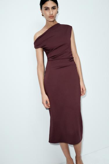 فستان ميدي غير متناسق - بورجندي الخاص بـ Zara