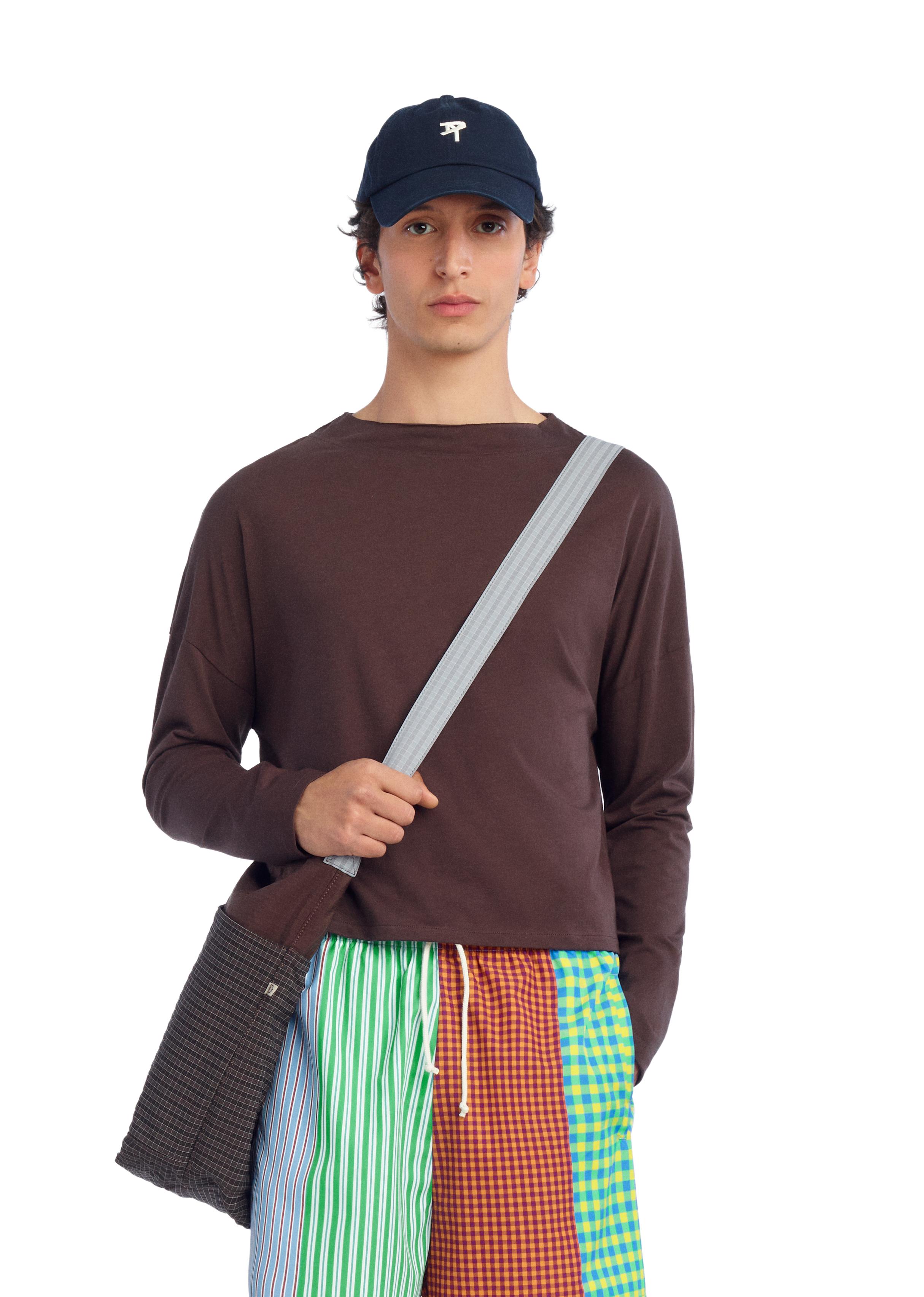 LONG SLEEVE CROPPED T-SHIRT — Brown