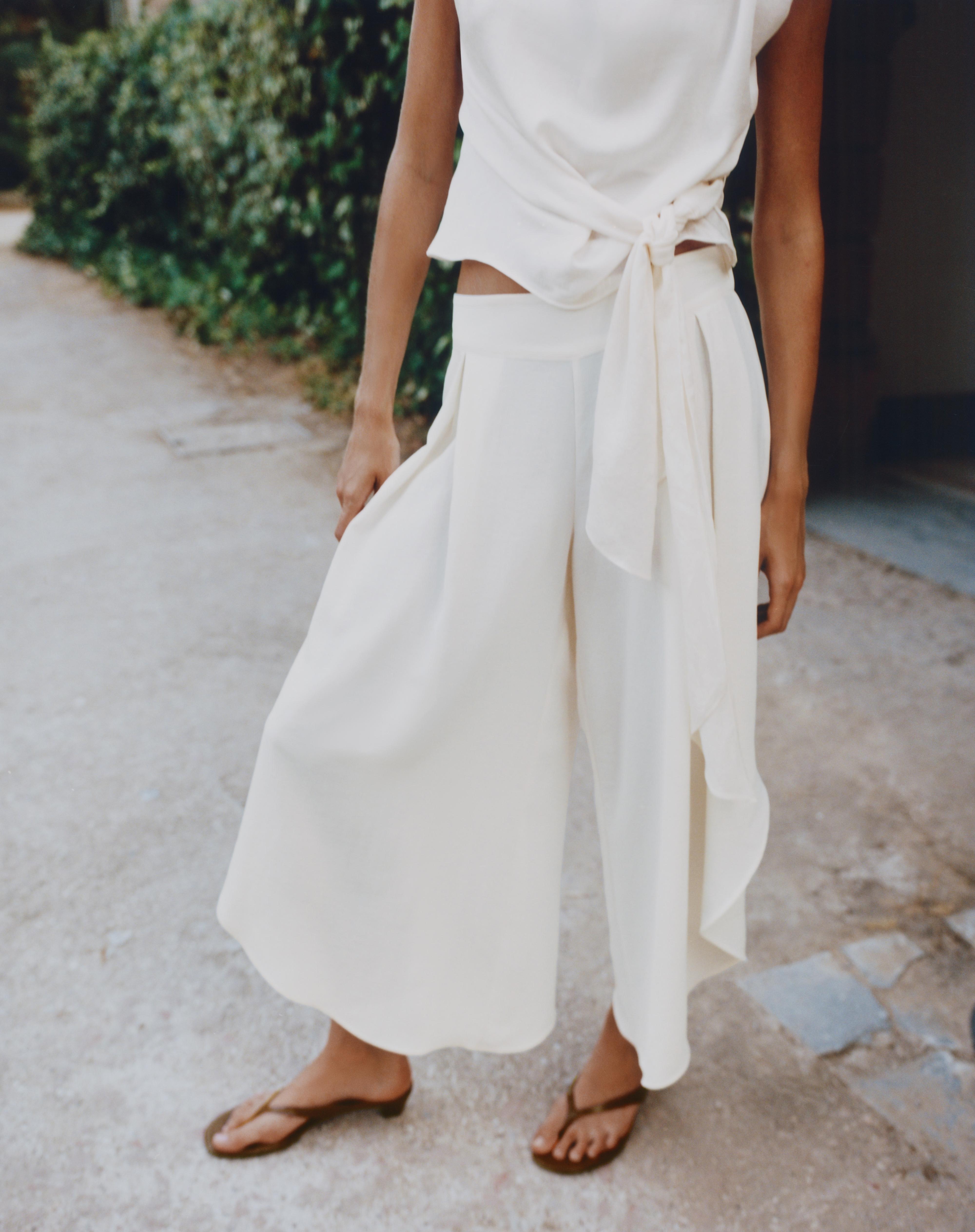 FLOWY VENTED PANTS